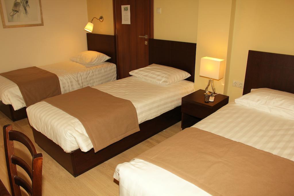 Rea Hotel Heraklion  Room photo